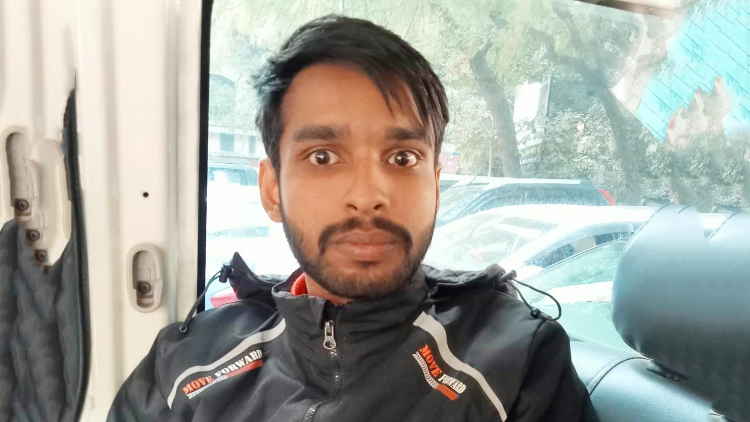 আ. লীগ নেতার এপিএস পরিচয় লাখ টাকা হাতিয়ে নিতেন রেডিও টেকনিশিয়ান