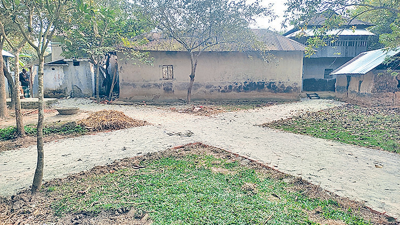 সরকারি খরচে নেতার বাড়ির জন্য তিন রাস্তা