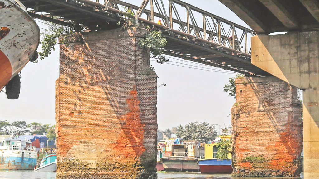 ‘পেয়ারার সুবাস’ শুধু নয়  লুপ্ত ব্রিজটির আরও কিছু