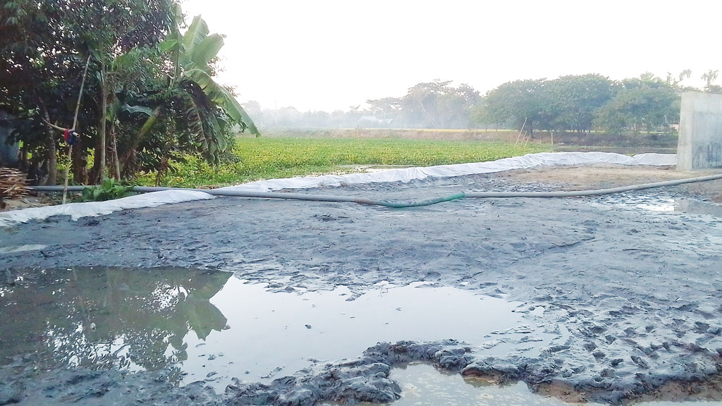 সেতুর জন্য বালু উত্তোলন জলবুরুঙ্গা নদী থেকেই