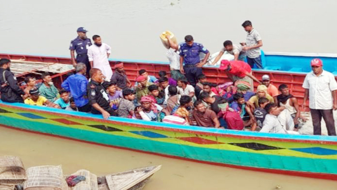 ভেদরগঞ্জে ইলিশ রক্ষা অভিযানে হামলা, পুলিশসহ আহত ৫, নিখোঁজ ১ 