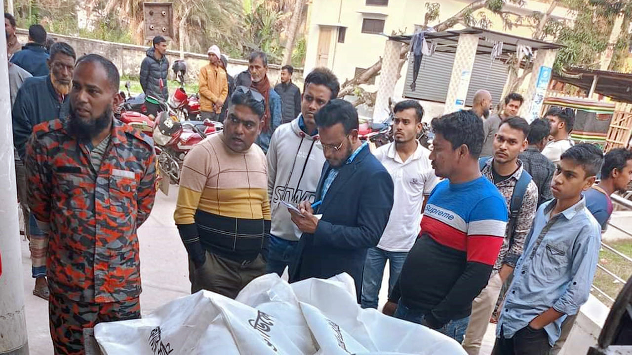ডুমুরিয়ায় ট্রাকচাপায় ইজিবাইকের শিশুসহ ৫ আরোহী নিহত