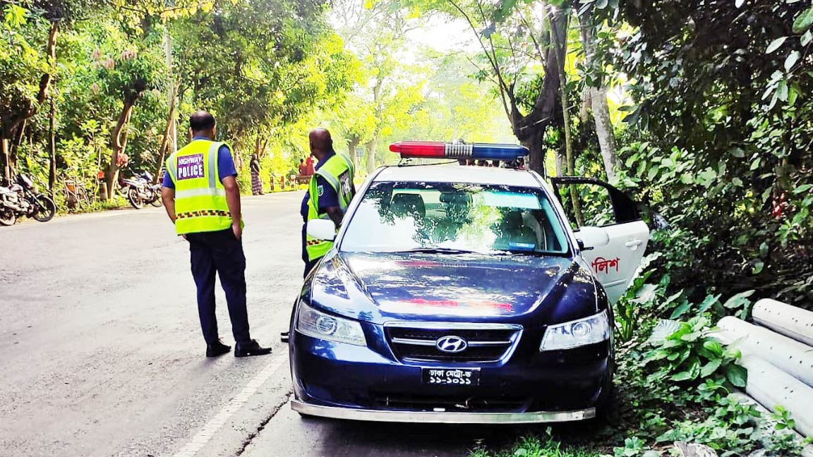 ট্রাকের ধাক্কায় ব্যবসায়ী নিহত, মারা গেছে ৫ গরু