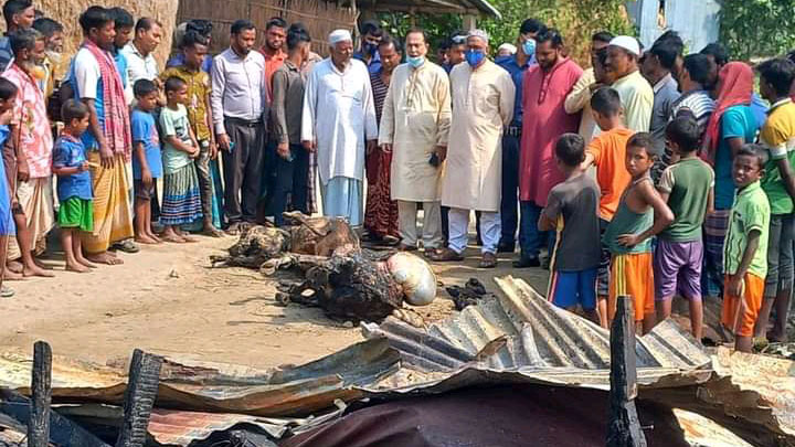 বানিয়াচংয়ে পুড়ে যাওয়া ঘর পরিদর্শনে সাংসদ