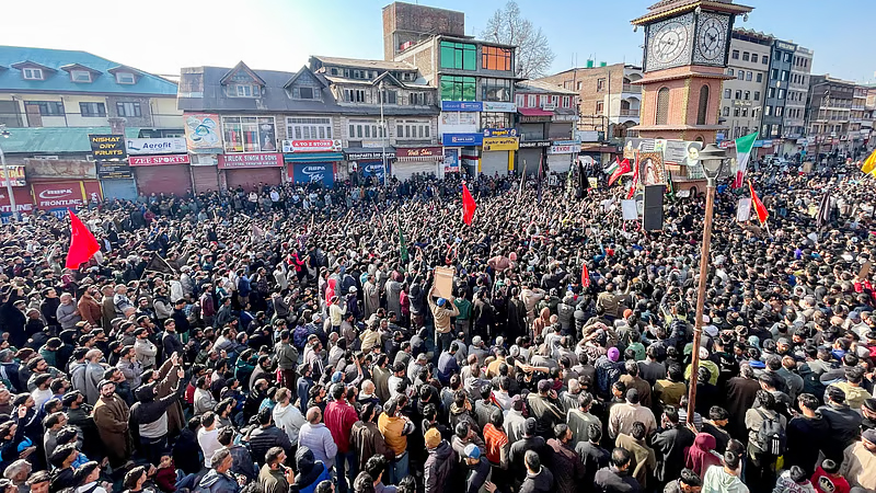 খামেনিকে হত্যা: বিক্ষোভে উত্তাল কাশ্মীর, শ্রীনগরে শোকের মাতম