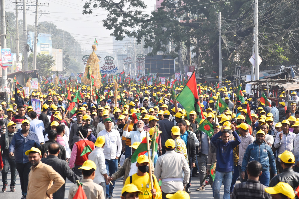 বিএনপির গণসমাবেশে যোগ দিতে বিভিন্ন জেলা থেকে আসছেন নেতা-কর্মীরা। রাজশাহী সদর, রাজশাহী, ৩ ডিসেম্বর, ২০২২। ছবি: মিলন শেখ