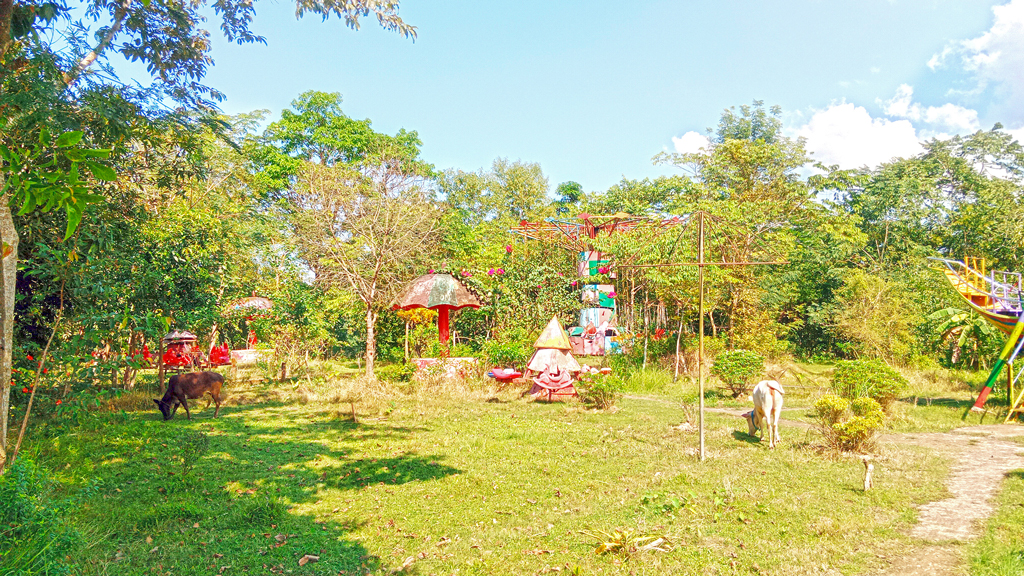 বাঁধের জমি লিজ দিয়ে বিপাকে পাউবো