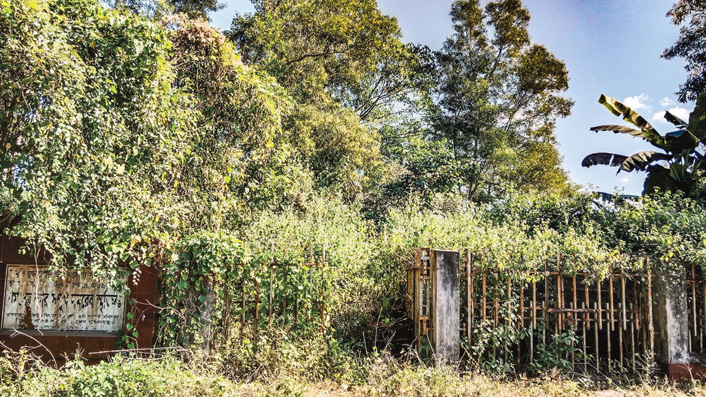 গড়ে ওঠেনি স্মৃতির মিনার