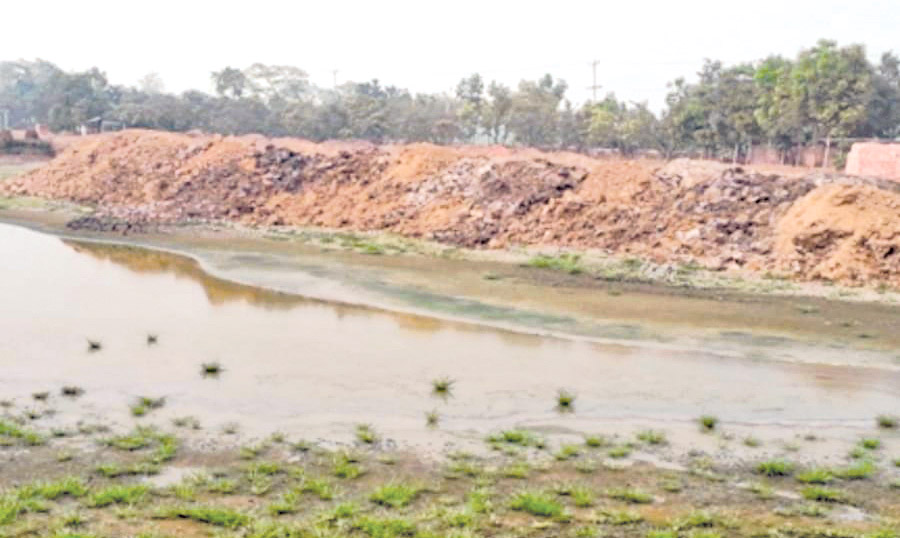 বিনোদন কেন্দ্র বানাতে ৬০ বিঘার পুকুর ভরাট