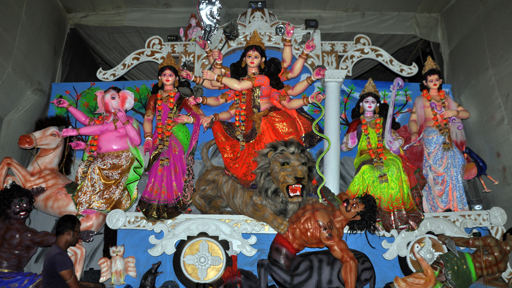 দুর্গাপূজা আজ থেকে শুরু