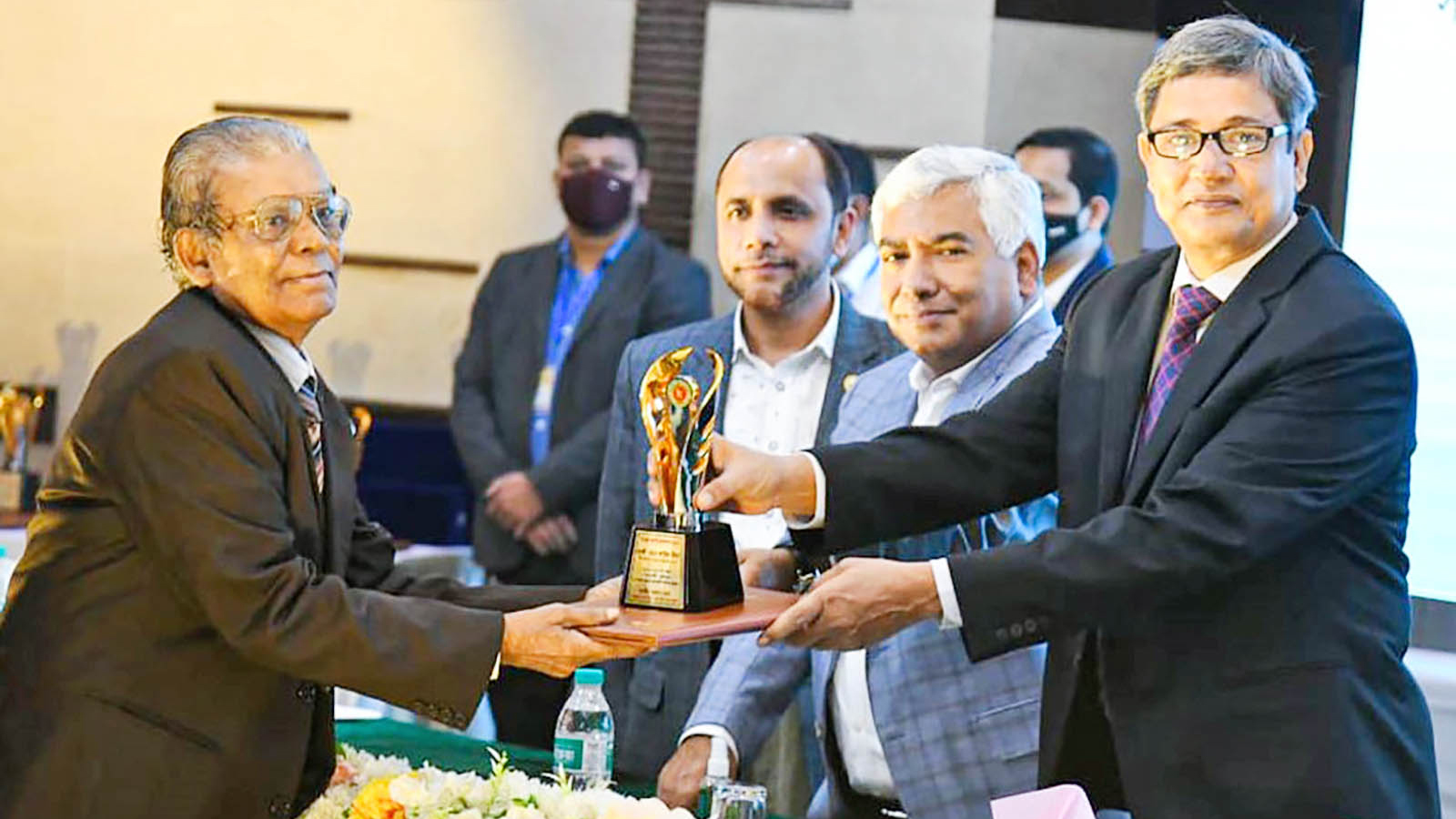 সক্ষমদের কর দেওয়ার আহ্বান