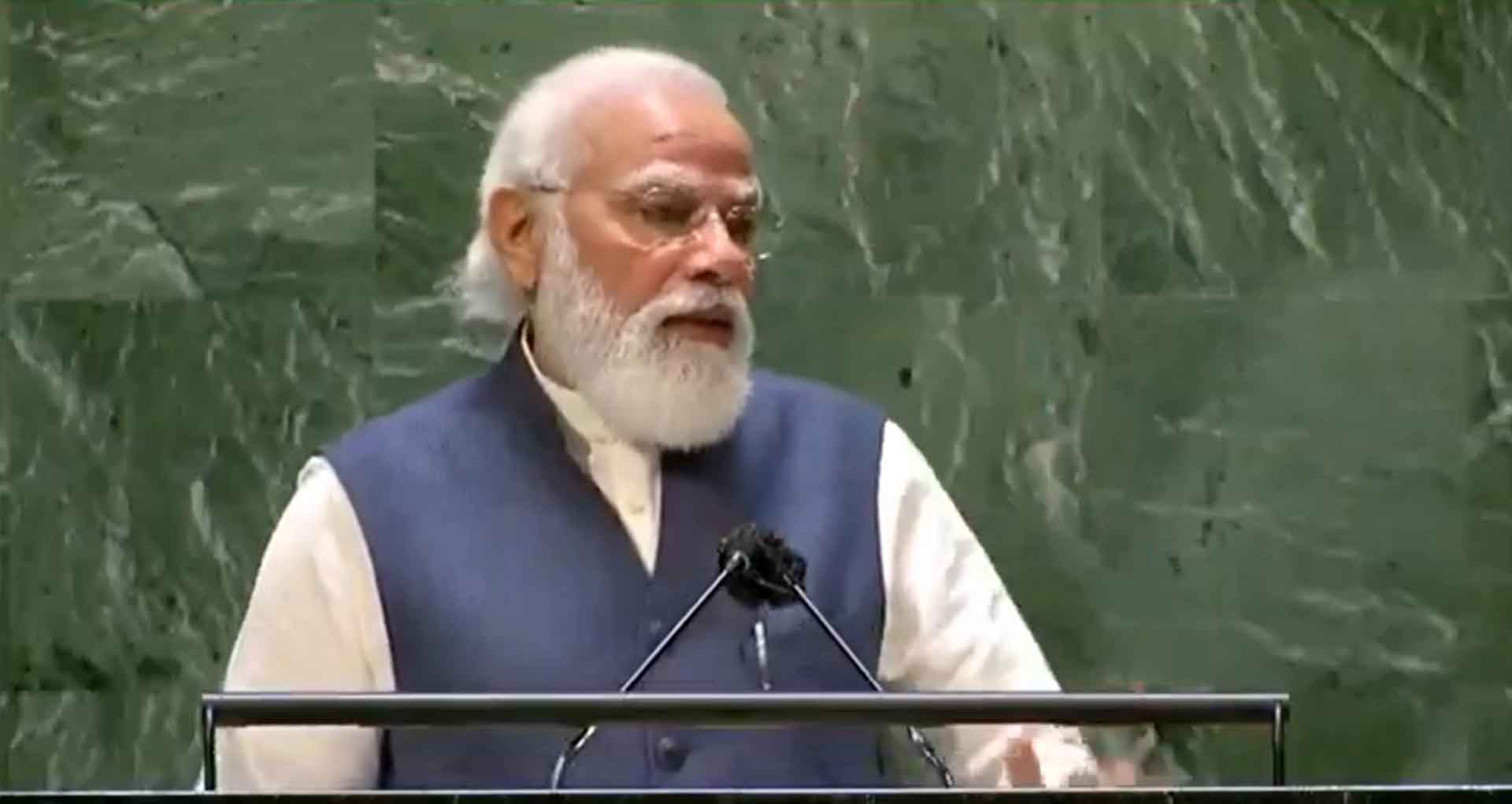 বিজেপি মেতে আছে মোদিতে, বিরোধীদের অনৈক্য প্রকাশ্যে