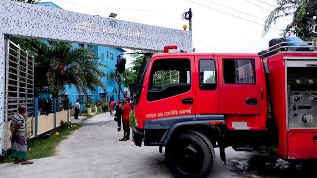 খুলনা দুদক কার্যালয়ে আগুনে পুড়ল ৬ কক্ষের ফাইল