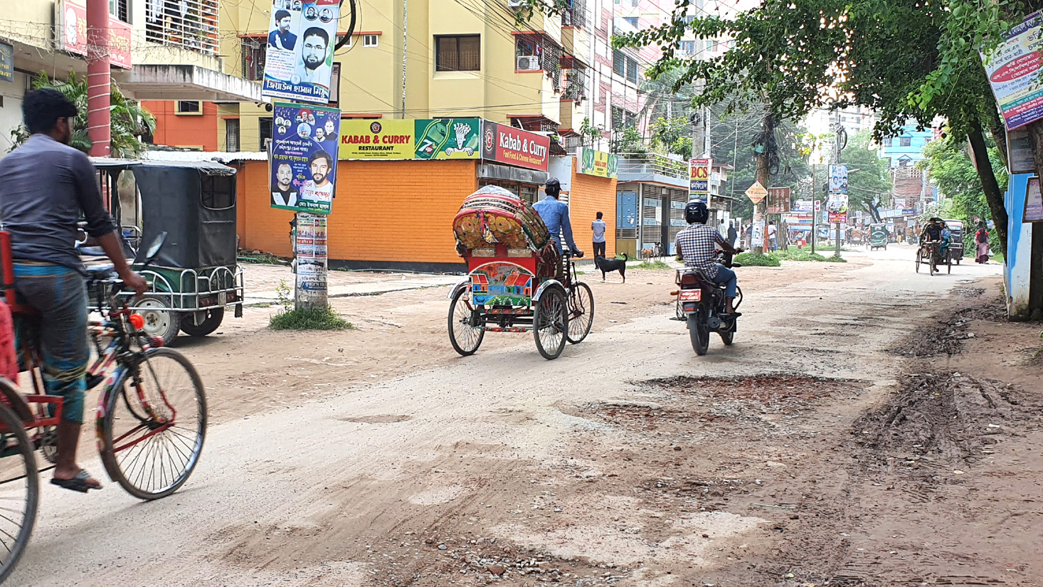 ২৮ সড়কের ১৬টিই বেহাল