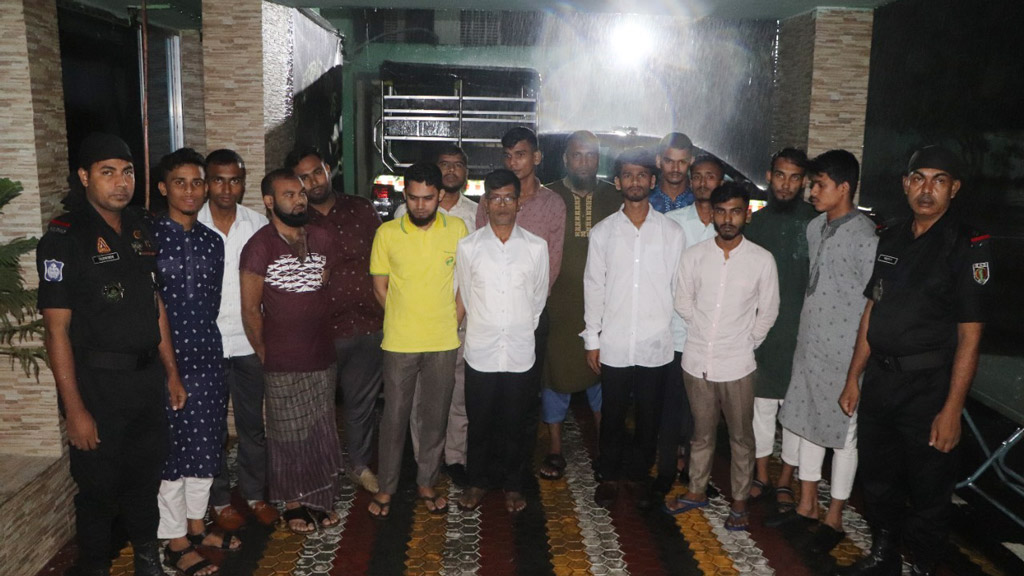 ভুয়া ইন্স্যুরেন্স কোম্পানি খুলে চাকরি দেওয়ার নামে প্রতারণা 