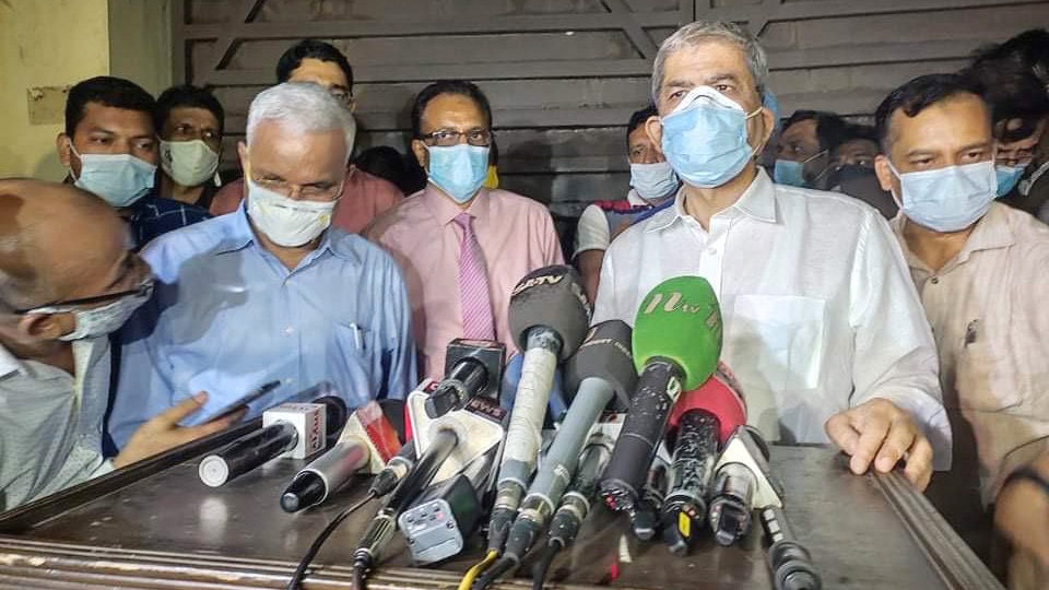 সংক্রমণ এড়াতেই বাড়িতে খালেদা জিয়া, ফের নেওয়া হতে পারে হাসপাতালে