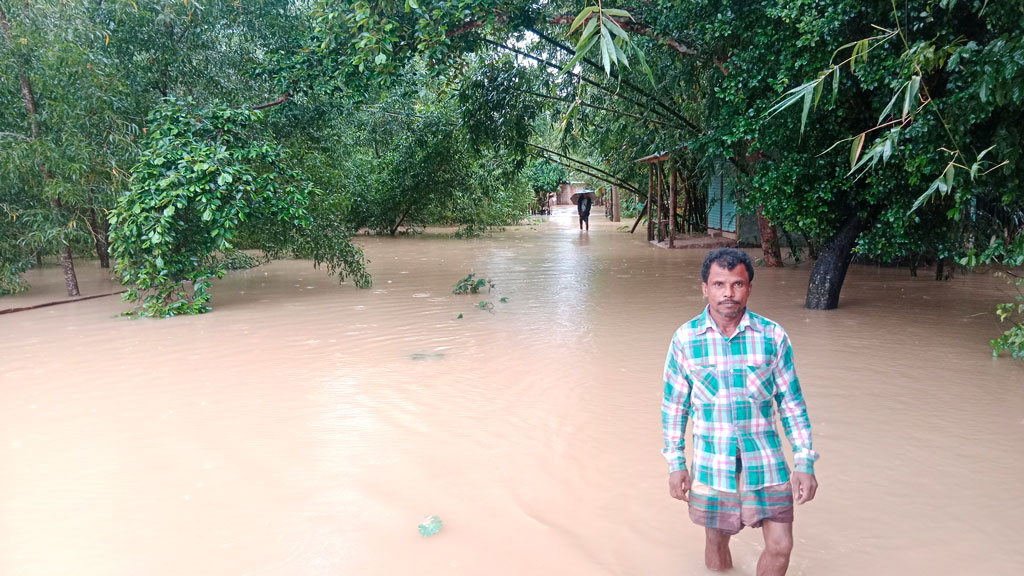 মৌলভীবাজারে পানিবন্দী ৩ লাখ মানুষ, সব নদীর পানি বিপৎসীমার ওপরে