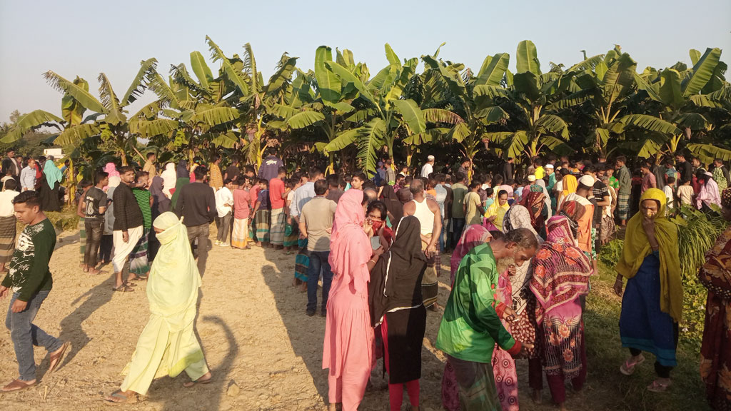 কলার বাগানে মিলল ২ ব্যক্তির ক্ষতবিক্ষত মরদেহ 