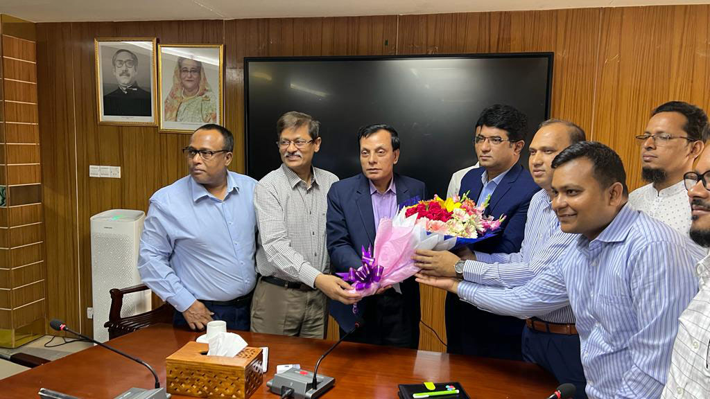 হাইটেক পার্কের ব্যবস্থাপনা পরিচালক পদে যোগ দিলেন রেজাউল করিম 