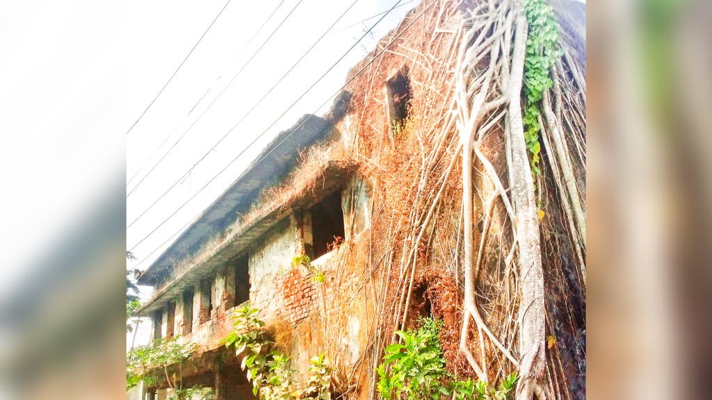 বিচার পেতে জীবনের ঝুঁকি