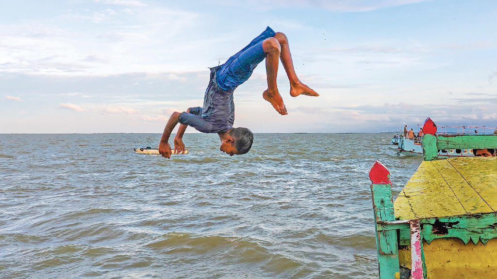 মোবাইল ফোনের ক্যামেরায় জীবনের গল্প