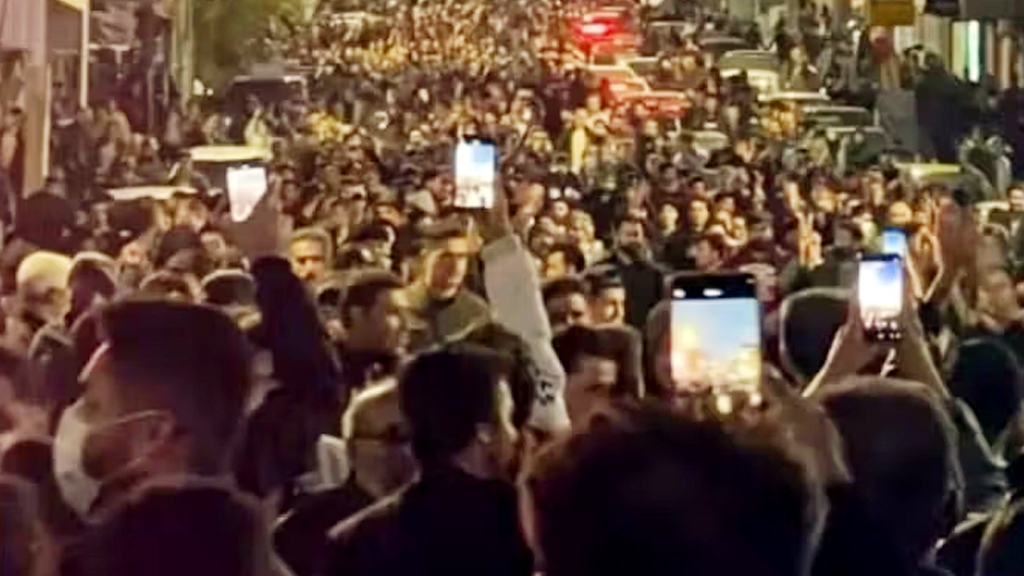 ইরান বিক্ষোভের কেন্দ্রভূমি হয়ে উঠল ইলম