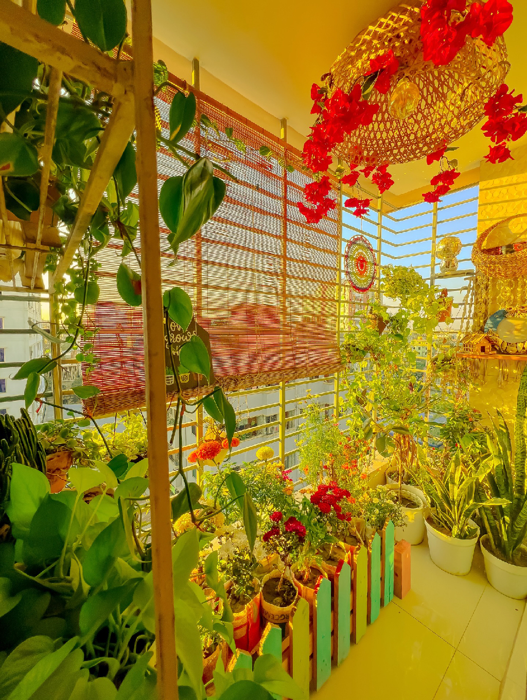 ঘরে বসন্তের আমন্ত্রণে