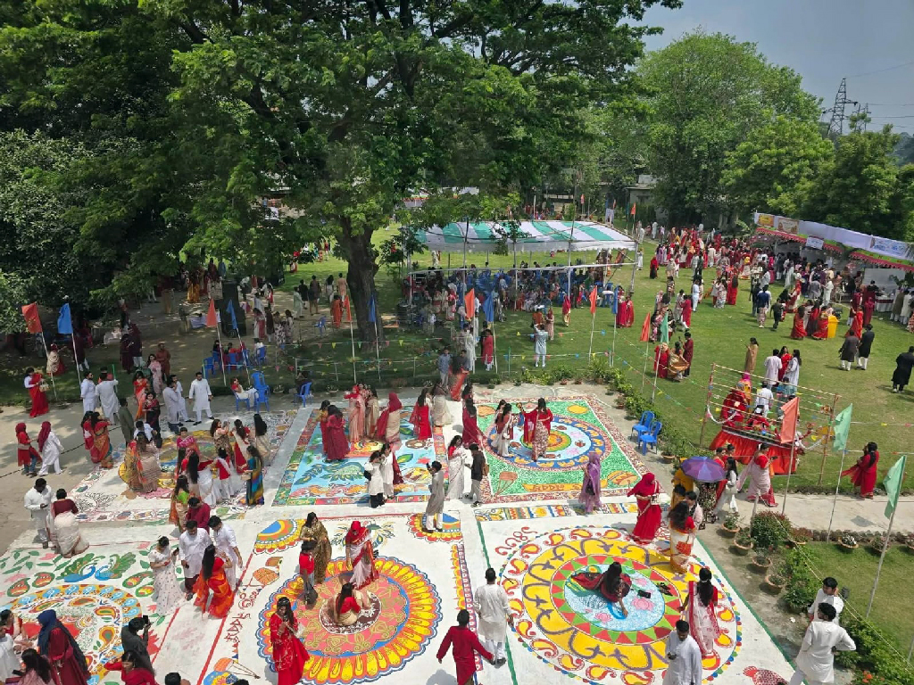 রঙে রাঙা আরপিএসইউ ‘বৈশাখী উৎসব ১৪৩৩’। ছবি: সৃগৃহীত