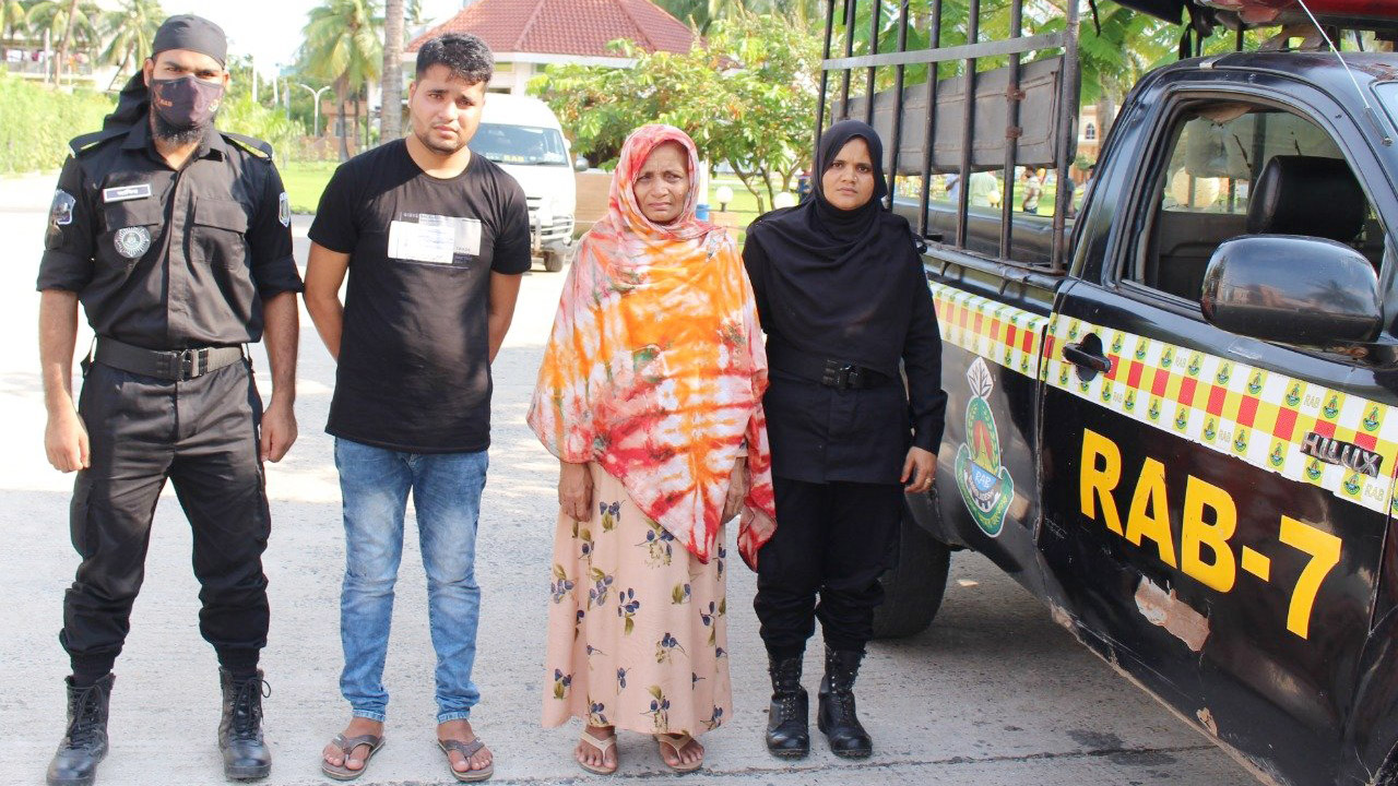 ইয়াবা বিক্রির লাভের টাকায় আসছে স্বর্ণের বার, জড়িত রোহিঙ্গারা