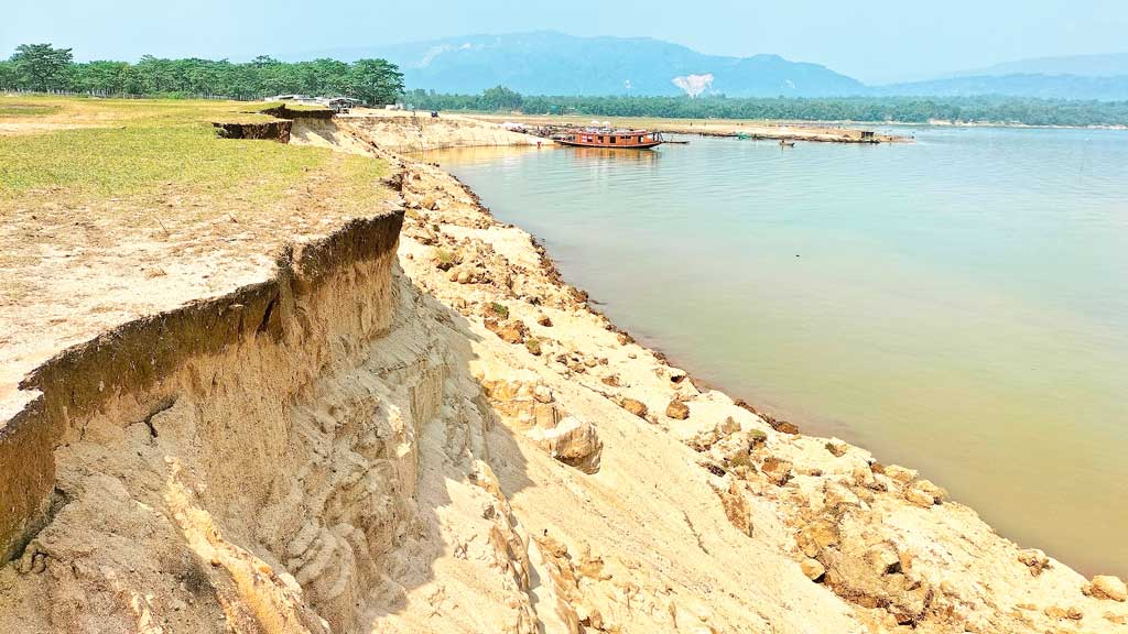 বালুমহালে ইজারা-জাদুতে ভাঙছে যাদুকাটা