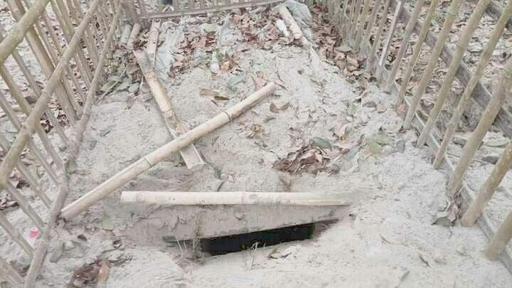 শেরপুরে কবর থেকে ১১ কঙ্কাল উধাও