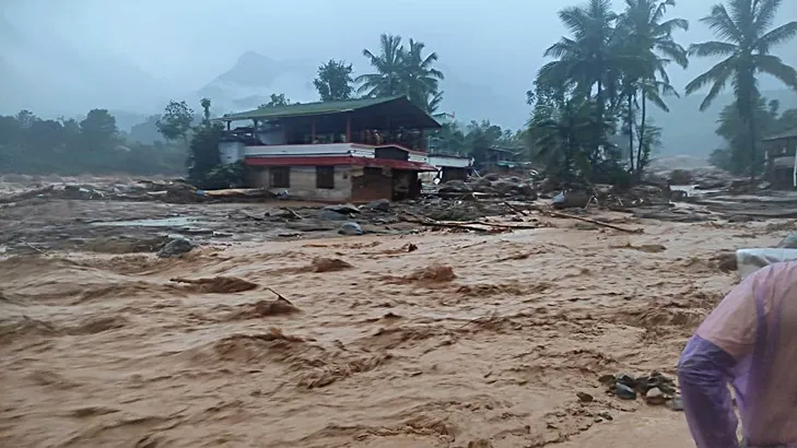 কেরালার ওয়েনাদে ভয়াবহ ভূমিধসে নিহত ১৯