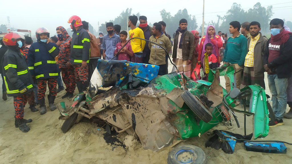 শেরপুরে সড়ক দুর্ঘটনায় ৫ জন নিহত