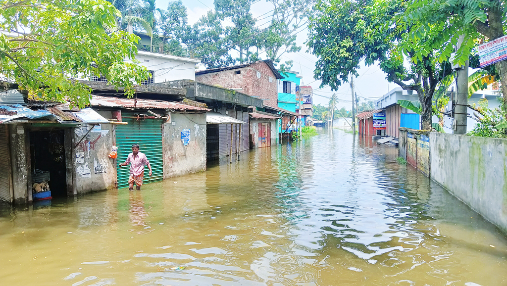 ৩ দিন ধরে বৃষ্টি নেই, তবুও পানিতে তলিয়ে আছে কেশবপুর 