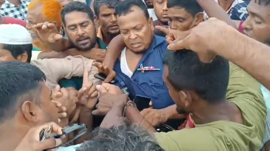 কাপাসিয়ায় ভ্রাম্যমাণ আদালত থেকে আসামি ছিনিয়ে নেওয়ায় ইউপি চেয়ারম্যানসহ গ্রেপ্তার ২