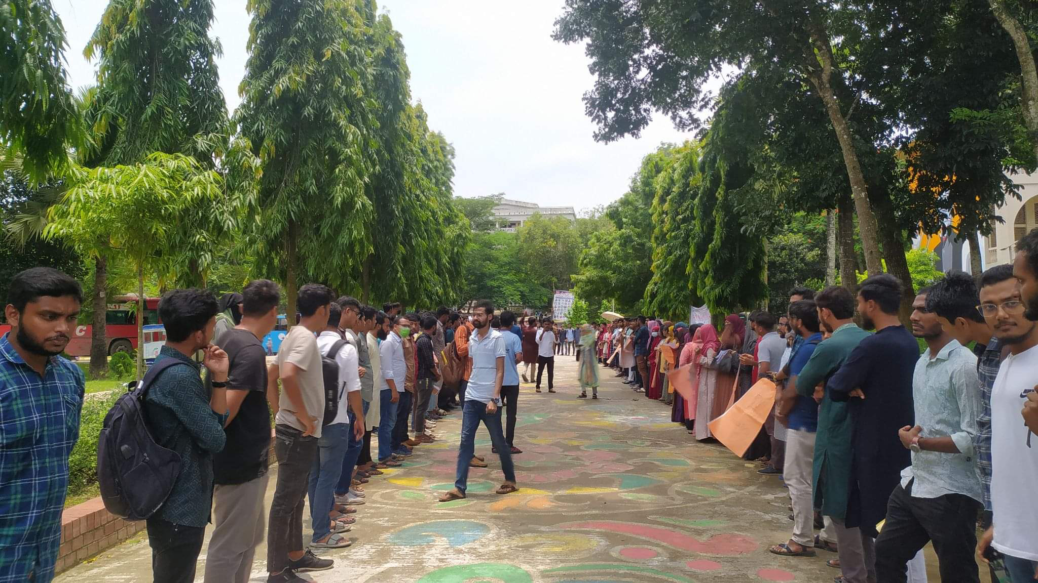 বহিষ্কারাদেশ প্রত্যাহার করে একাত্তর টিভির বিরুদ্ধে মামলার দাবি কুবি শিক্ষার্থীদের