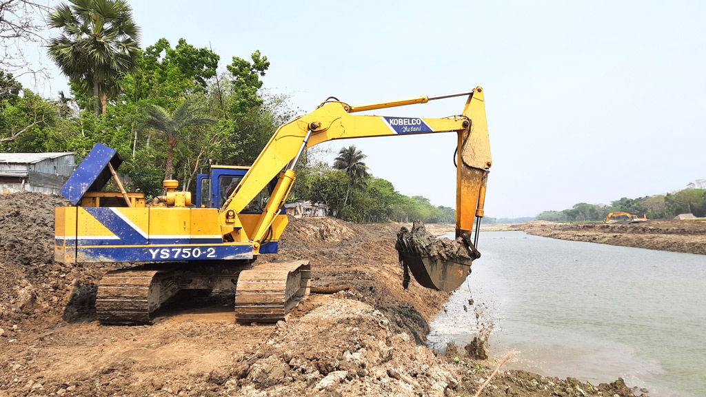 যৌবন ফিরছে কপোতাক্ষের