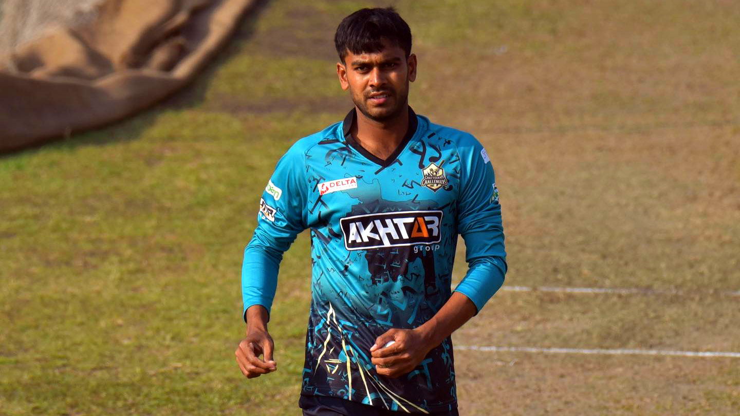ঢাকায় আসছেন না মিরাজ