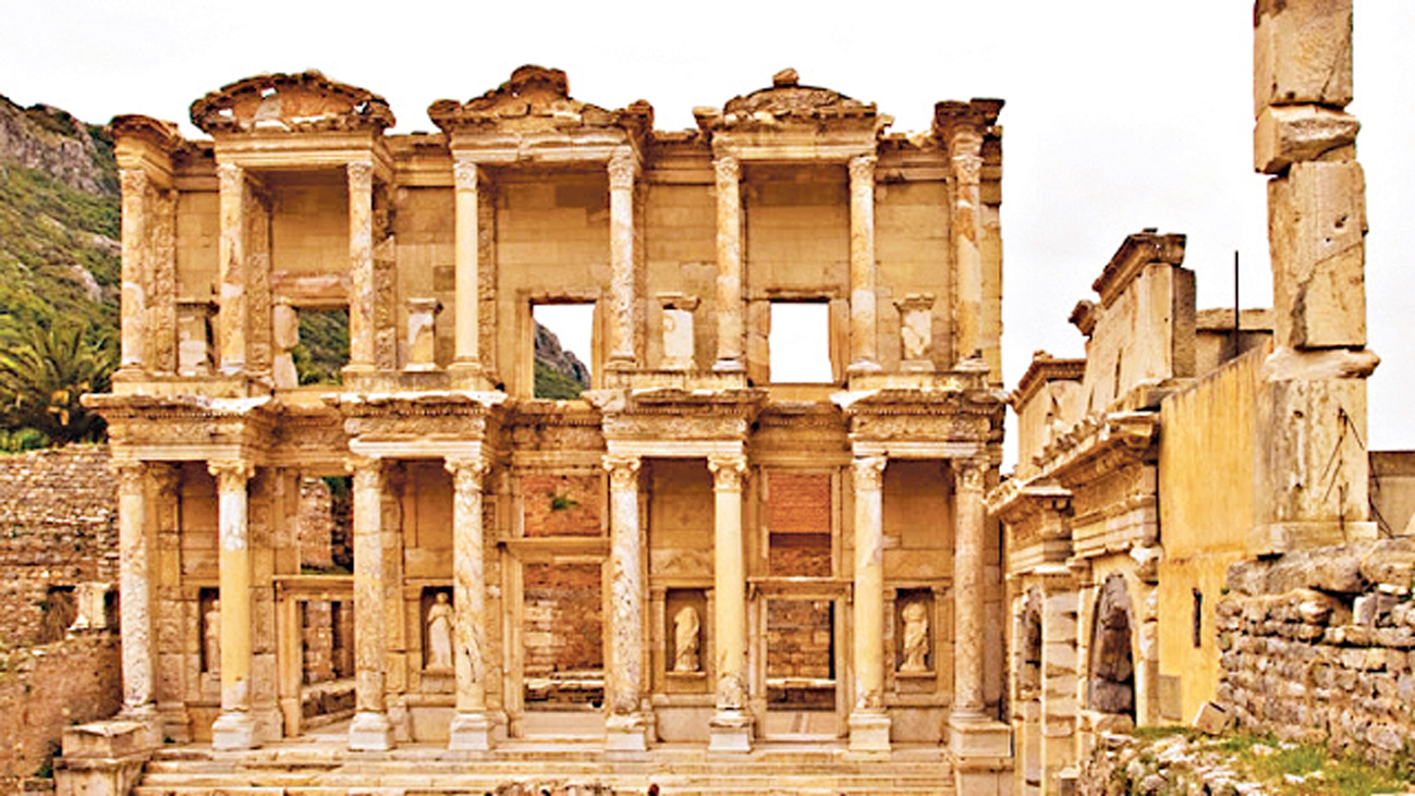 মানুষ একই সঙ্গে দুর্লভ ও বিপন্ন এক প্রজাতি