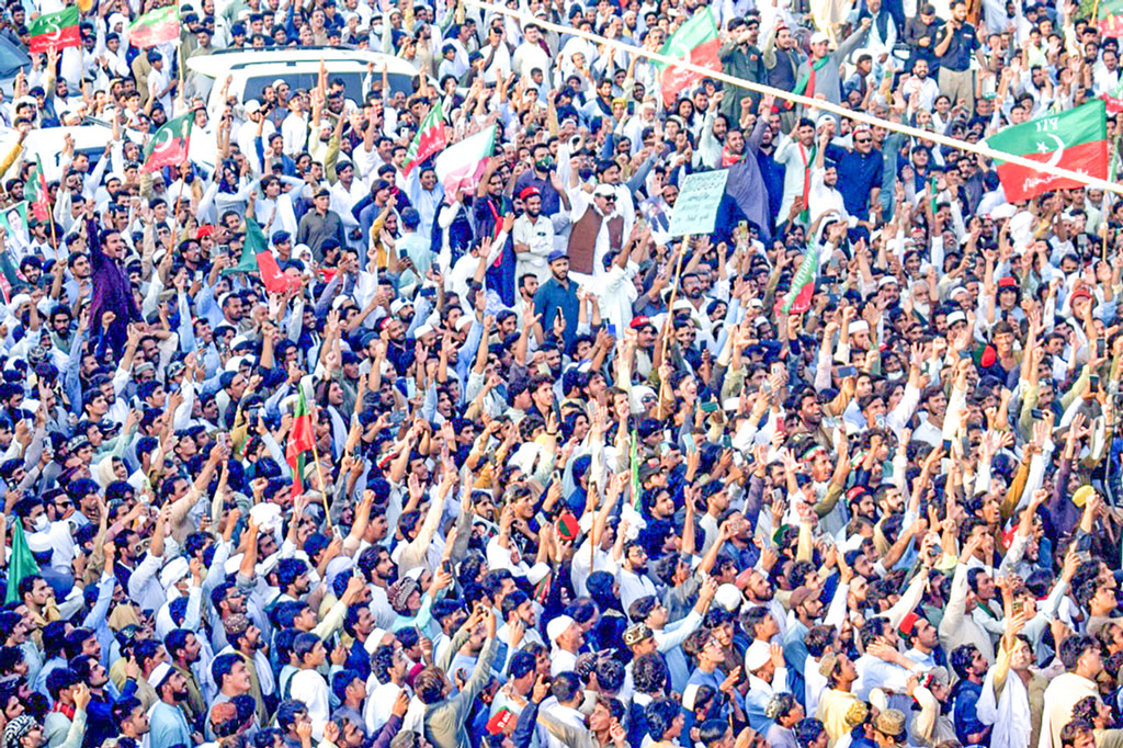 ক্ষোভ আছে, বিস্ফোরণ নেই: পাকিস্তানে জেন-জি কোথায়