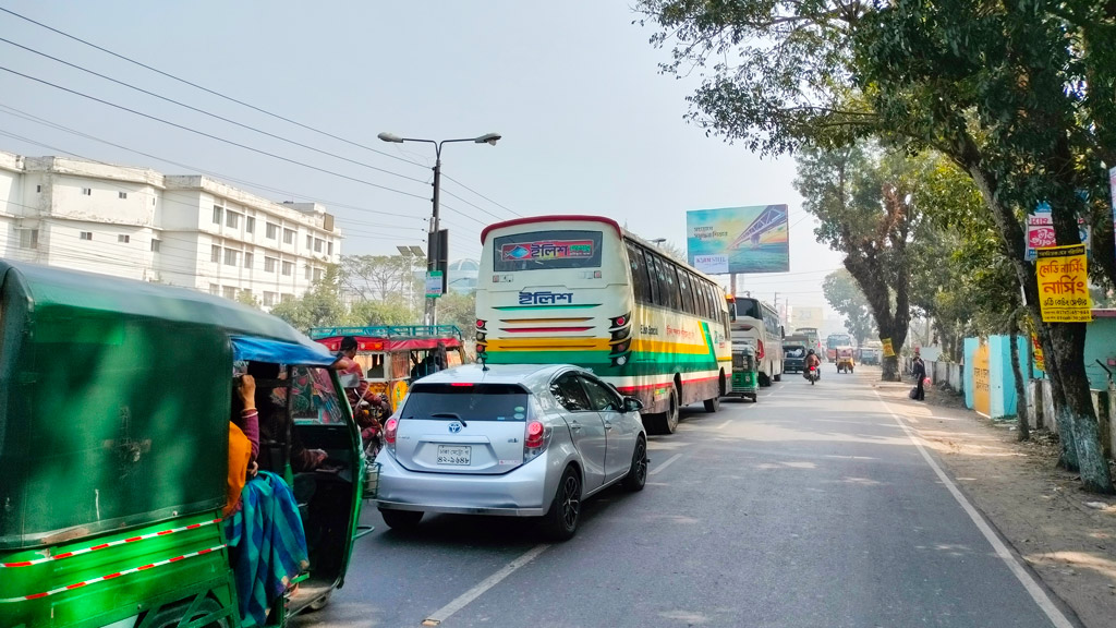 মহাসড়কের অব্যবস্থাপনায় পদ্মা সেতুর সুফল ম্লান বরিশালবাসীর