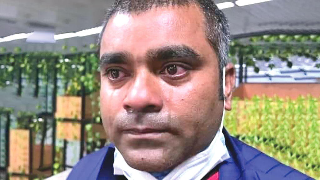 অবশেষে লাগেজ ফিরে পেলেন সেই প্রবাসী