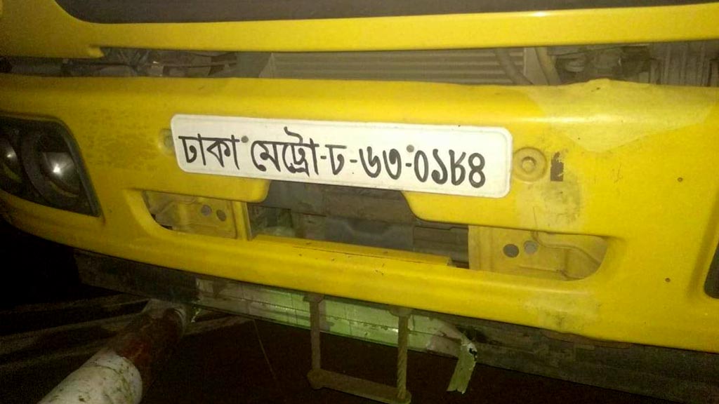 গাজীপুরে ট্রেন-লরি সংঘর্ষ, ঢাকার সঙ্গে চট্টগ্রাম-সিলেটের রেল যোগাযোগ বন্ধ