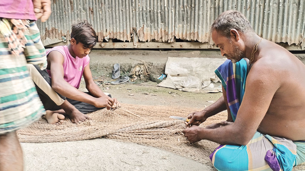 নিষেধাজ্ঞা মানায় ব্যতিক্রম সোনাগাজীর জেলেরা