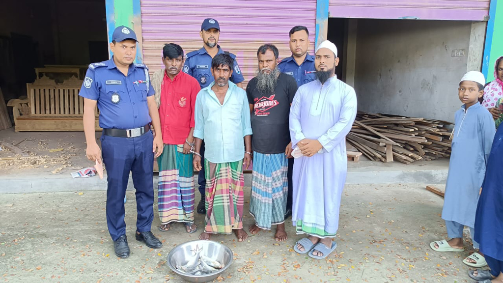 দোহারে ৫ কেজি ইলিশ উদ্ধার, ৩ জেলেকে কারাদণ্ড