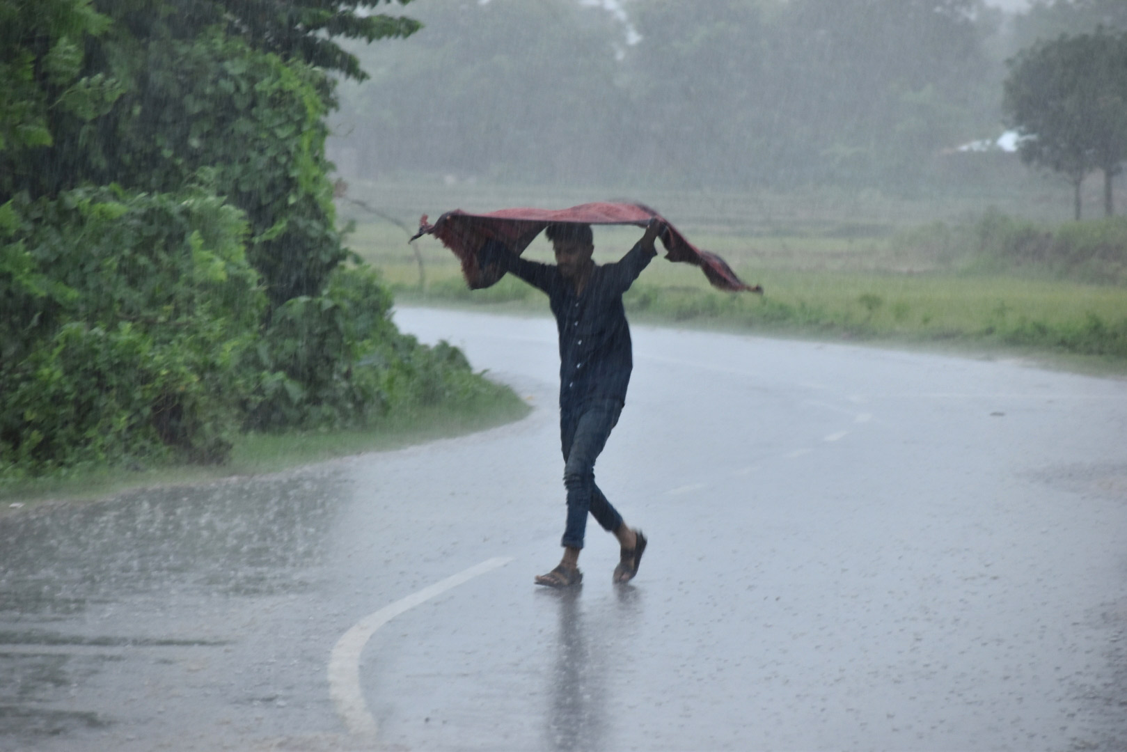 আট বিভাগেই বৃষ্টির সম্ভাবনা, কমবে দিন ও রাতের তাপমাত্রা