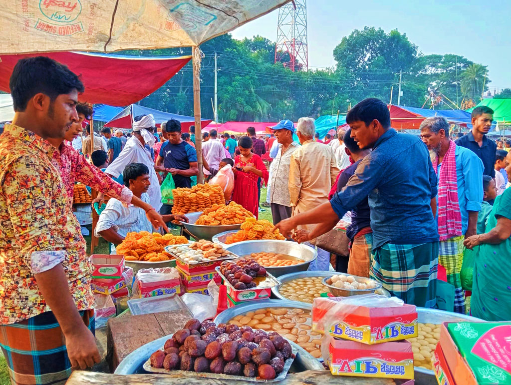 ঘিওরে বিজয়া দশমীর মেলায় ৮ ঘণ্টায় বিক্রি ১২ লাখ টাকার মিষ্টি