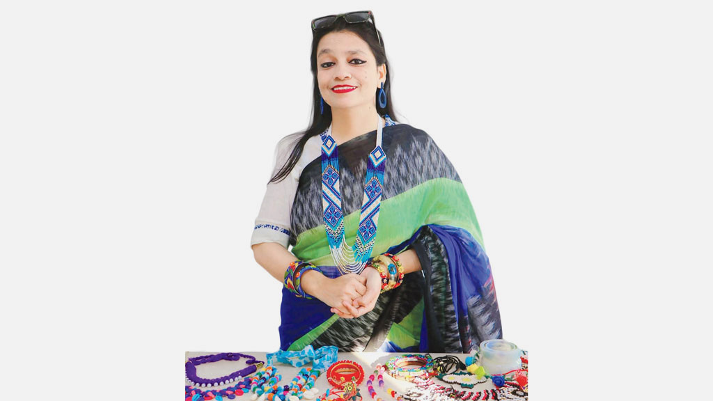 রীমার ‘আয়নাবিবির গহনা’