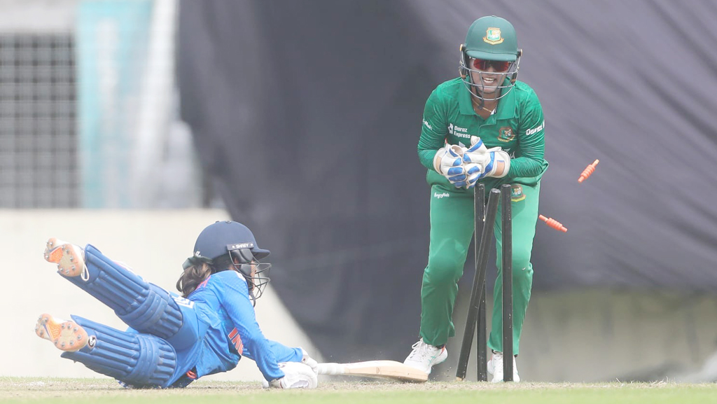 ধবলধোলাই এড়াতে বাংলাদেশের মেয়েদের দরকার ১০৩ রান