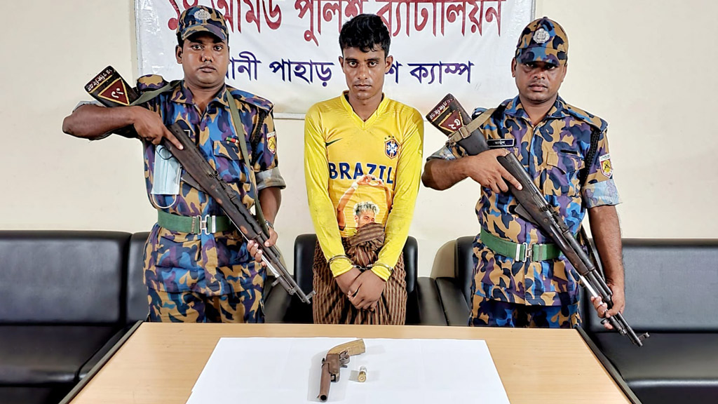 মুহিবুল্লাহ হত্যাকাণ্ডে জড়িত চারজন গ্রেপ্তার, দলে ছিল ১৯ জন